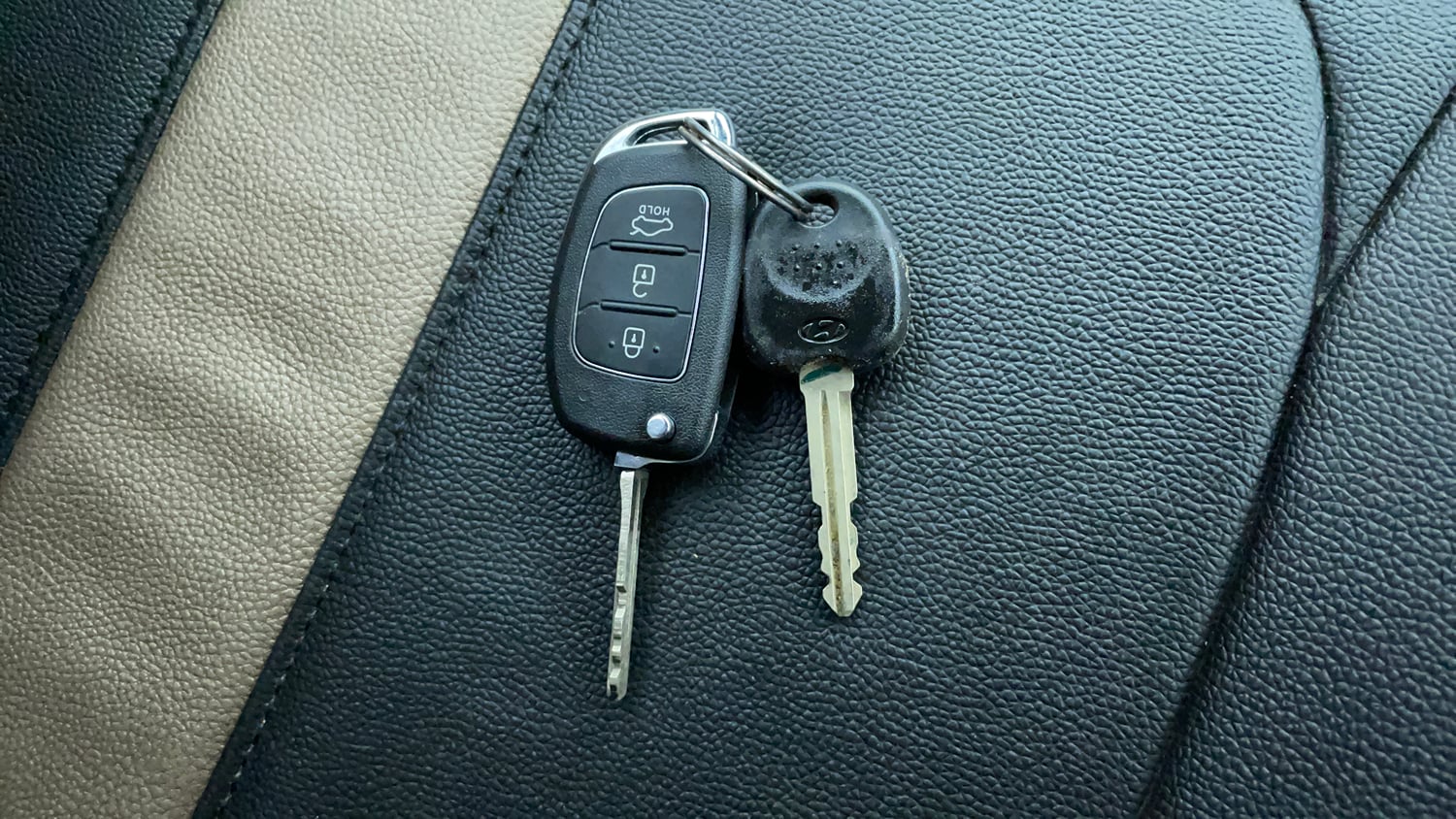 Used 2017 Hyundai Xcent SX 1.1 CRDi Diesel Manual extra CAR KEY VIEW