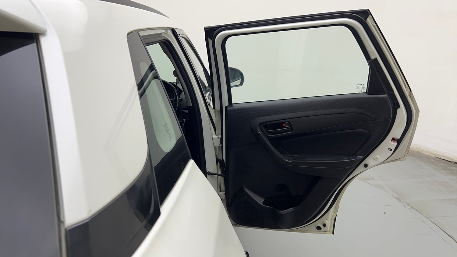 Used 2019 Maruti Suzuki Vitara Brezza [2016-2020] VDi Diesel Manual interior RIGHT REAR DOOR OPEN VIEW
