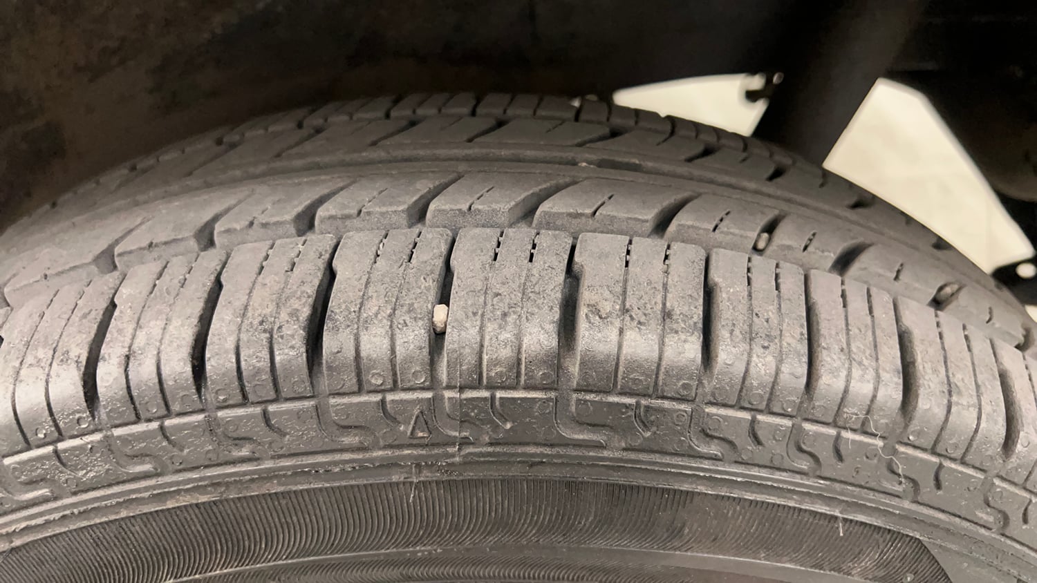 Used 2012 Maruti Suzuki Wagon R LXi Petrol Manual tyres LEFT REAR TYRE TREAD VIEW