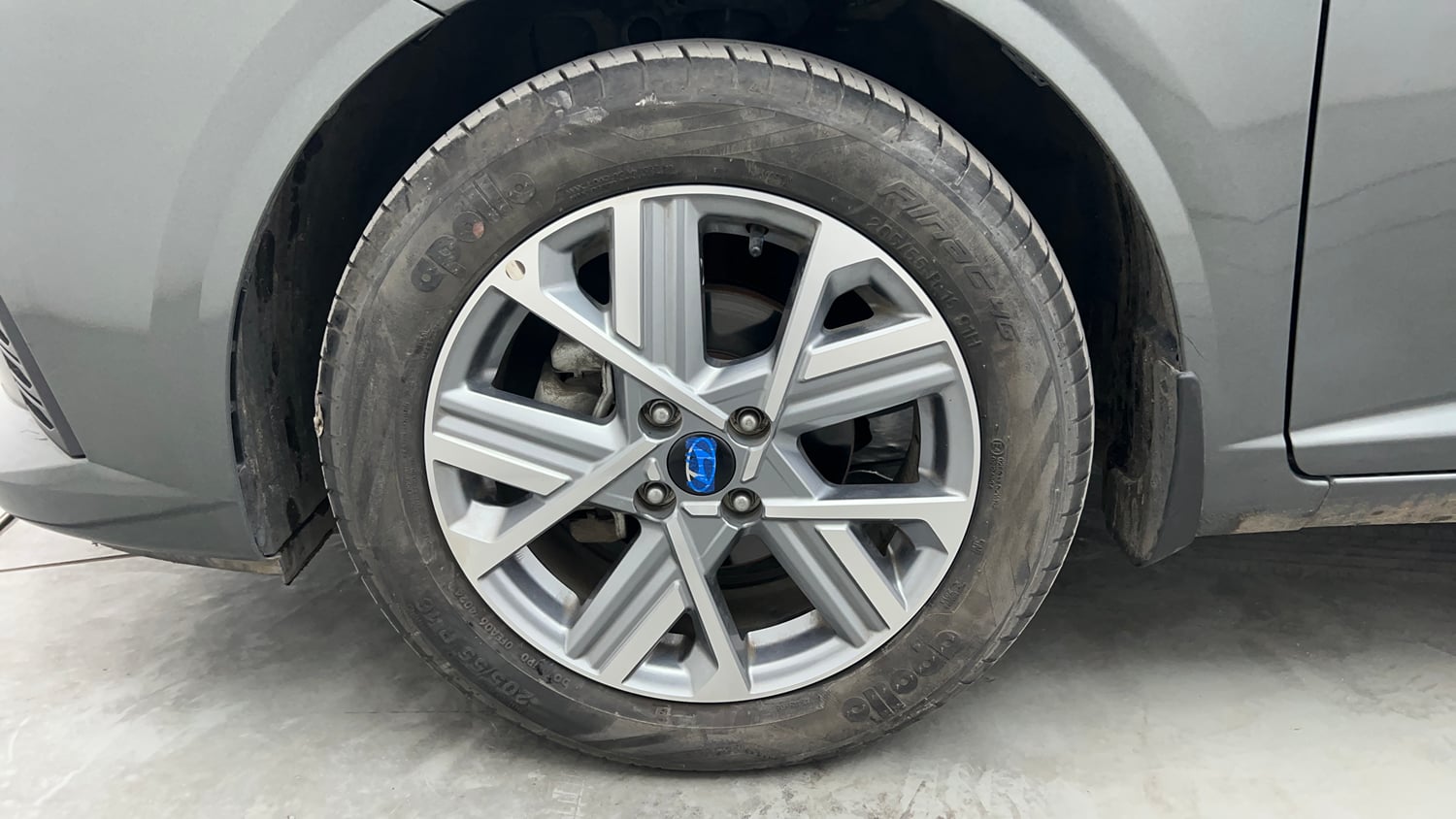 Used 2024 Hyundai Verna SX (O) 1.5 Petrol IVT Petrol Automatic tyres LEFT FRONT TYRE RIM VIEW