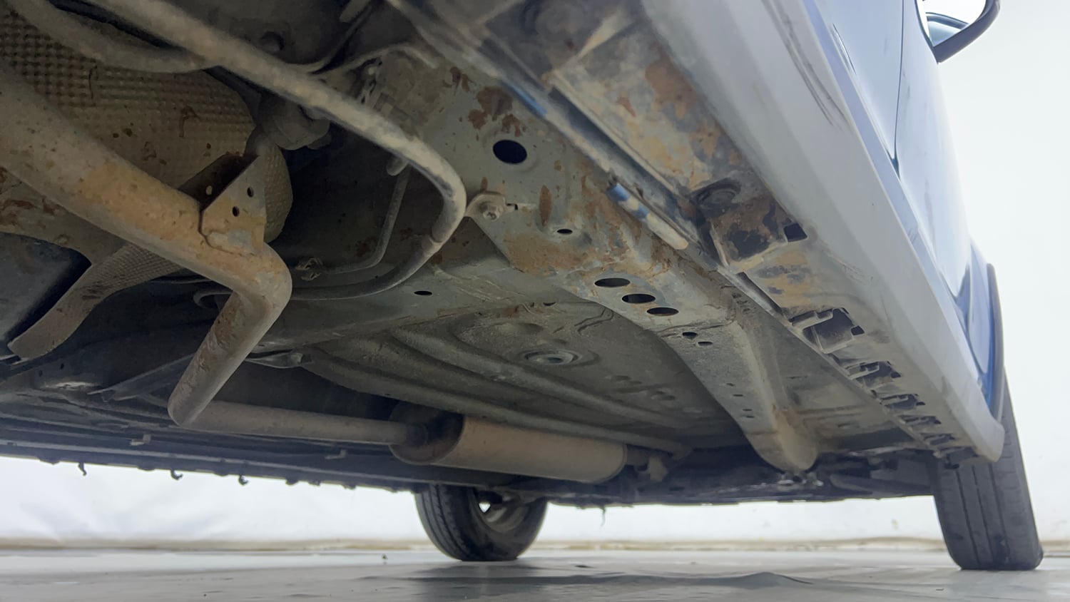Used 2019 Maruti Suzuki Ignis [2017-2020] Zeta AMT Petrol Dual Tone Petrol Automatic extra REAR RIGHT UNDERBODY VIEW