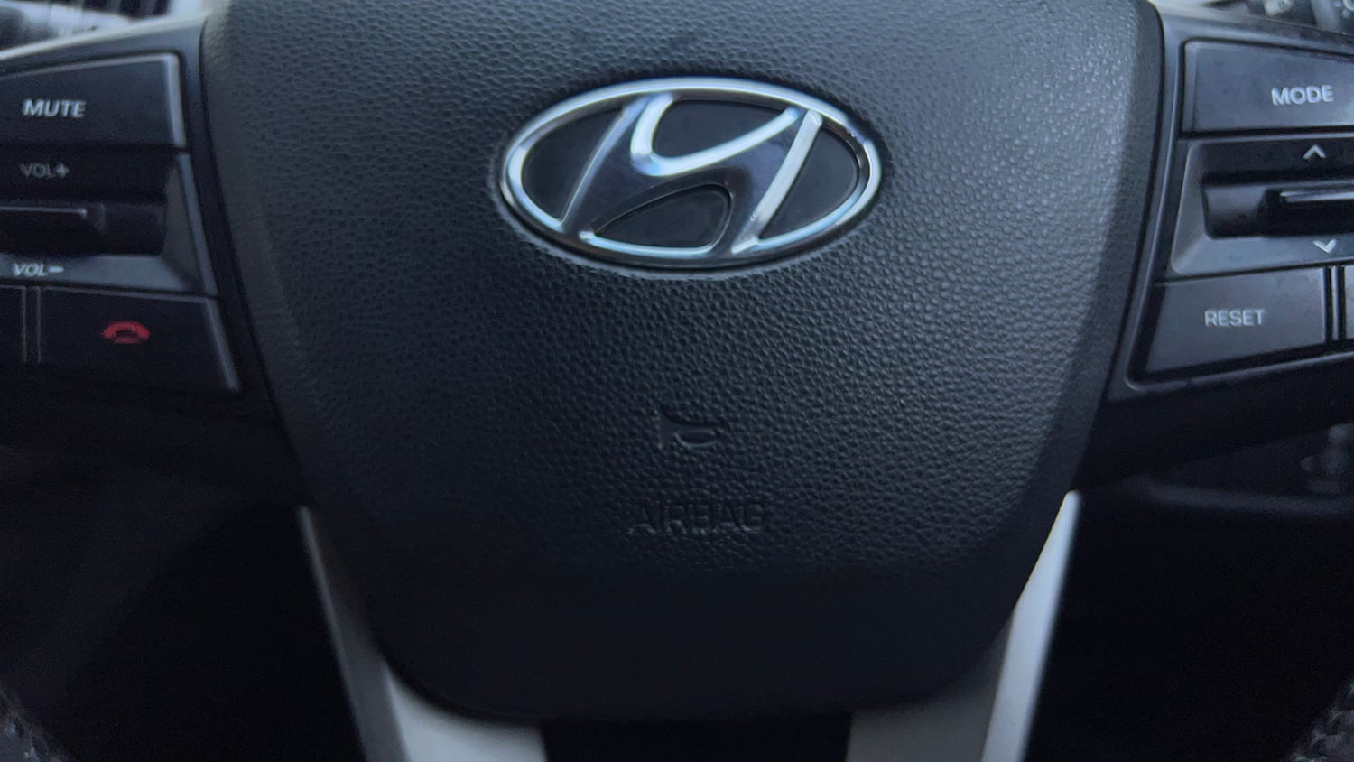 Used 2017 Hyundai Creta 1.6 SX Plus AT Petrol Petrol Automatic top_features Airbags