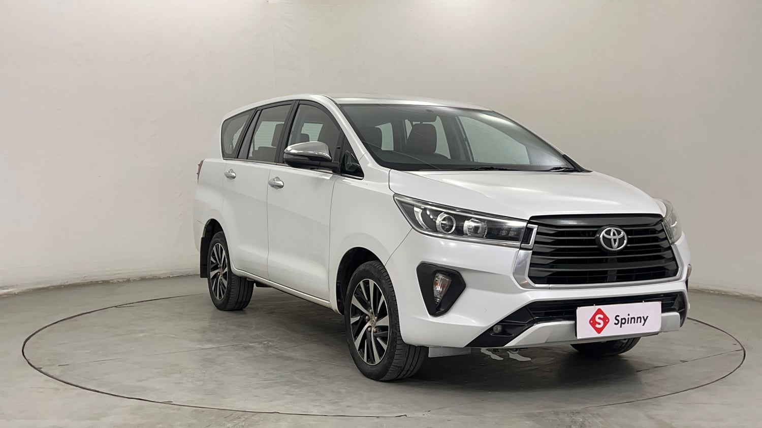 Used 2023 Toyota Innova Crysta ZX 2.7 AT 7 STR Petrol Automatic exterior RIGHT FRONT CORNER VIEW