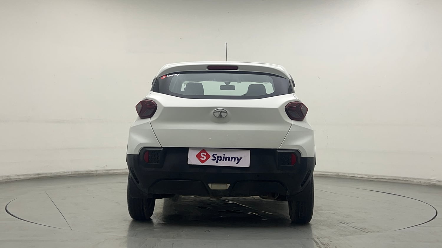 Used 2022 Tata Punch Pure MT Petrol + CNG(Outside Fitted) Cng Manual exterior BACK VIEW