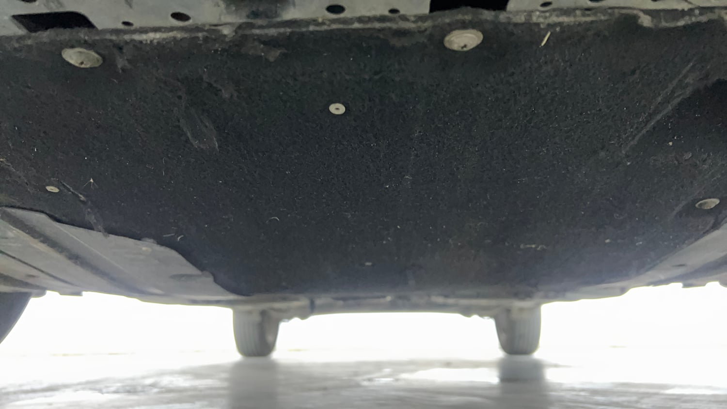 Used 2023 Maruti Suzuki Swift ZXi Plus AMT Petrol Automatic extra FRONT LEFT UNDERBODY VIEW