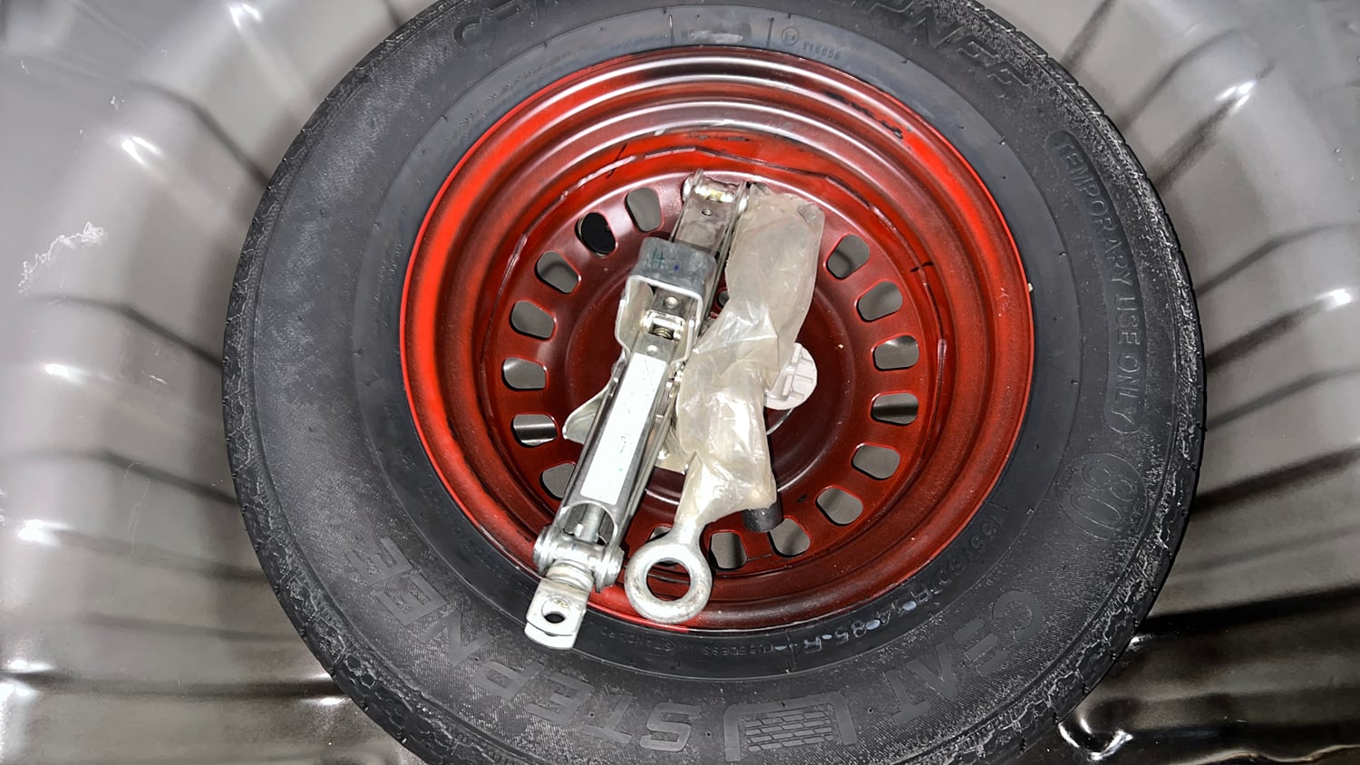 Used 2023 Renault Kiger RXZ Turbo CVT Petrol Automatic tyres SPARE TYRE VIEW