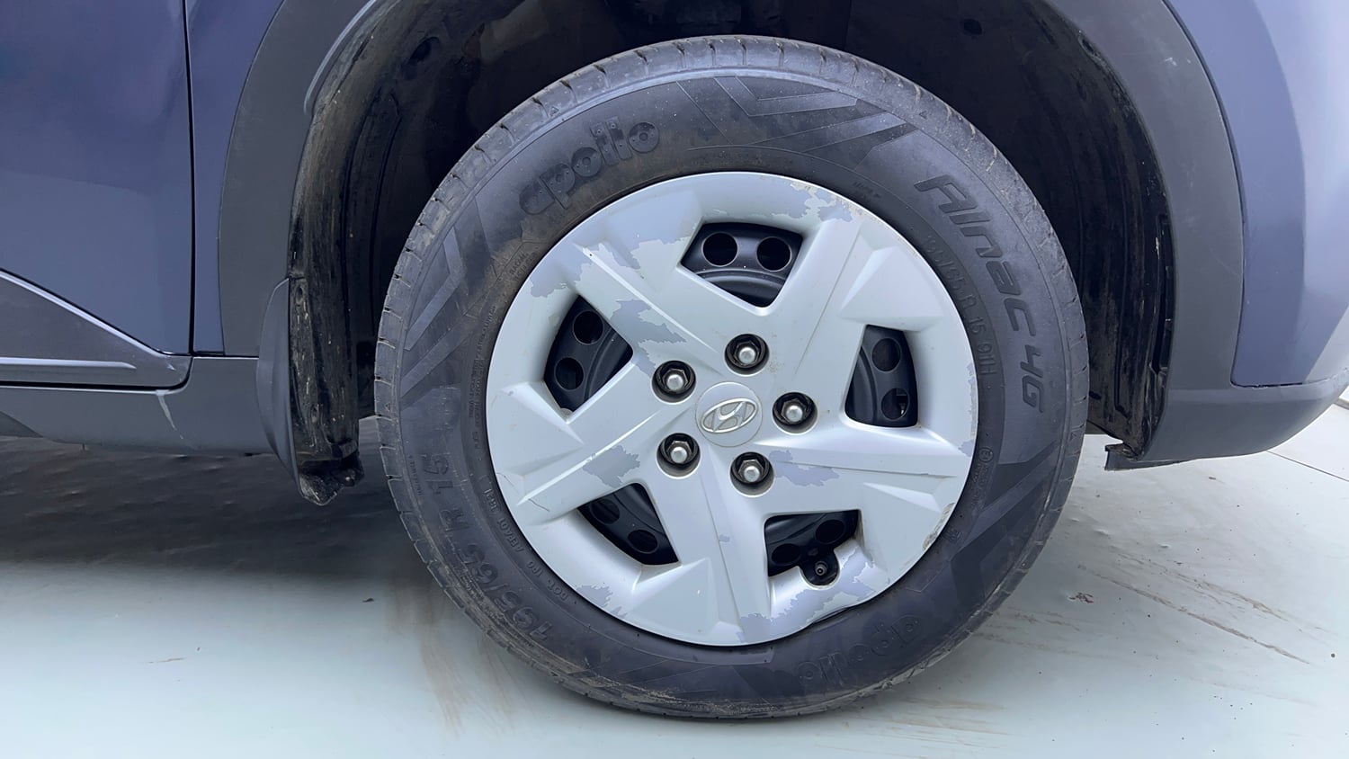Used 2021 Hyundai Venue S 1.0 Turbo DCT Petrol Automatic tyres RIGHT FRONT TYRE RIM VIEW