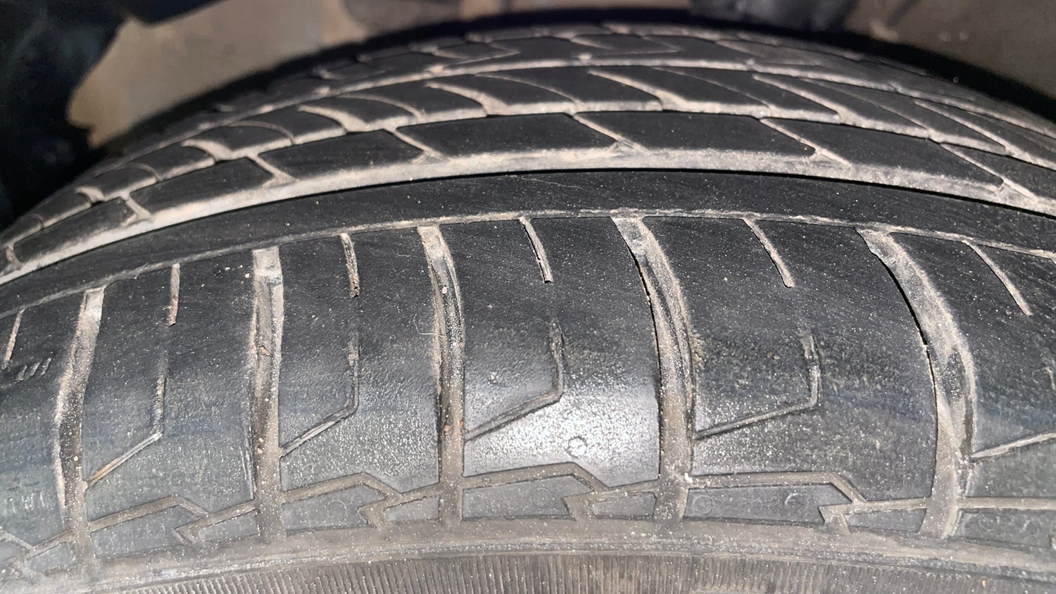 Used 2013 Hyundai Verna Fluidic 1.6 CRDi SX Diesel Manual tyres LEFT FRONT TYRE TREAD VIEW