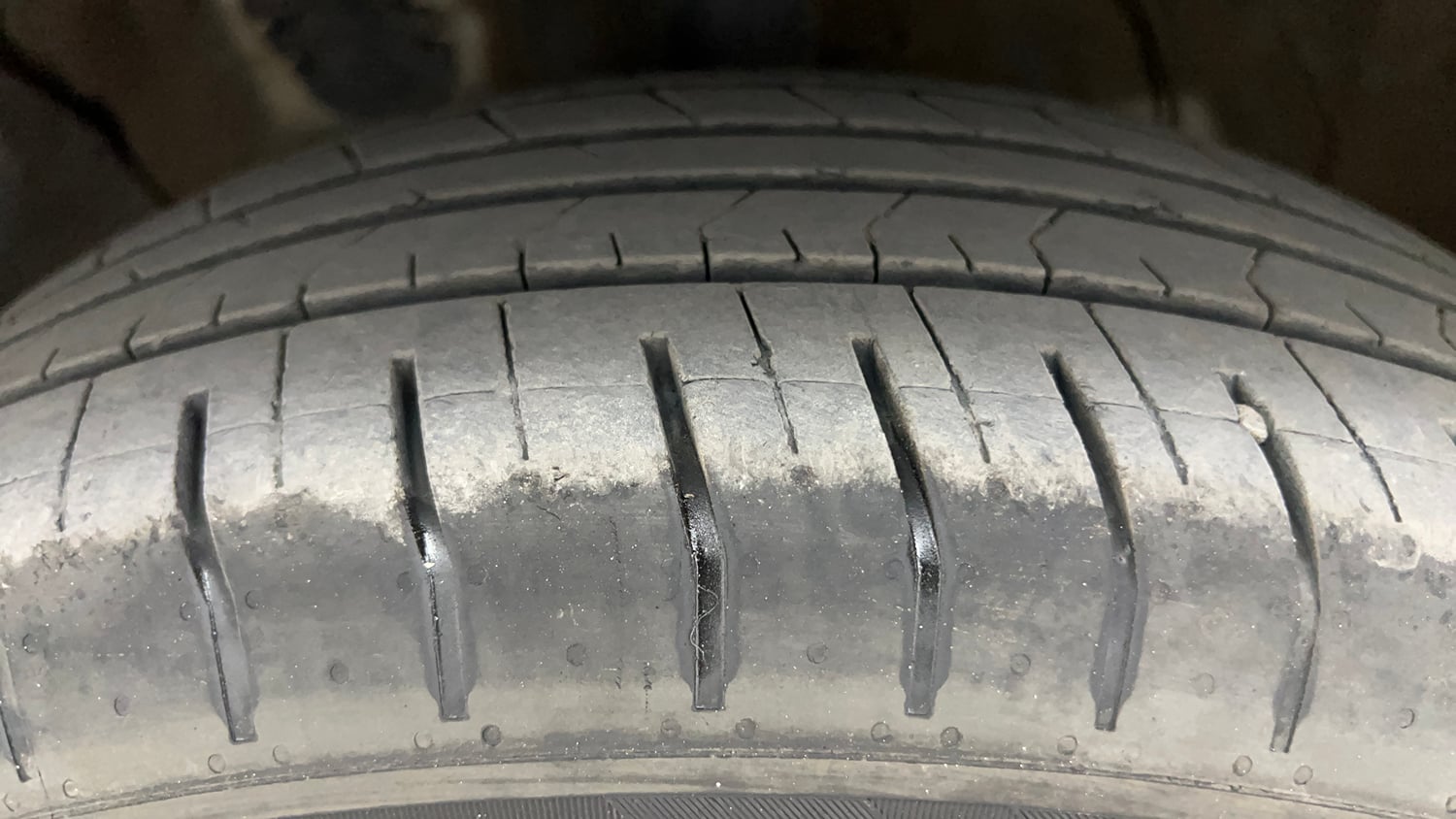 Used 2024 Hyundai Creta S Plus 1.5 Petrol Knight Petrol Manual tyres LEFT FRONT TYRE TREAD VIEW
