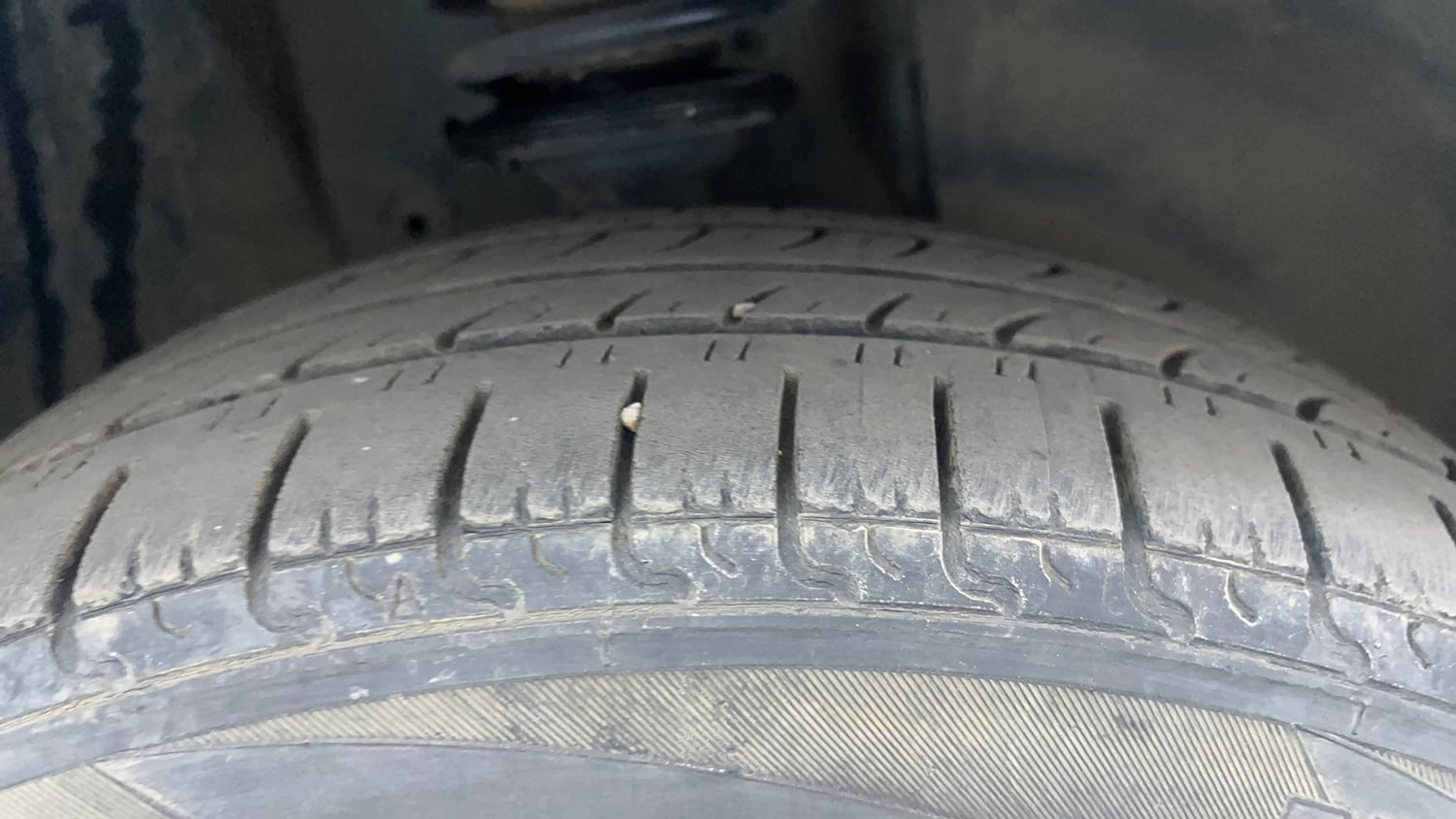 Used 2019 Maruti Suzuki Ignis [2017-2020] Zeta AMT Petrol Dual Tone Petrol Automatic tyres RIGHT FRONT TYRE TREAD VIEW