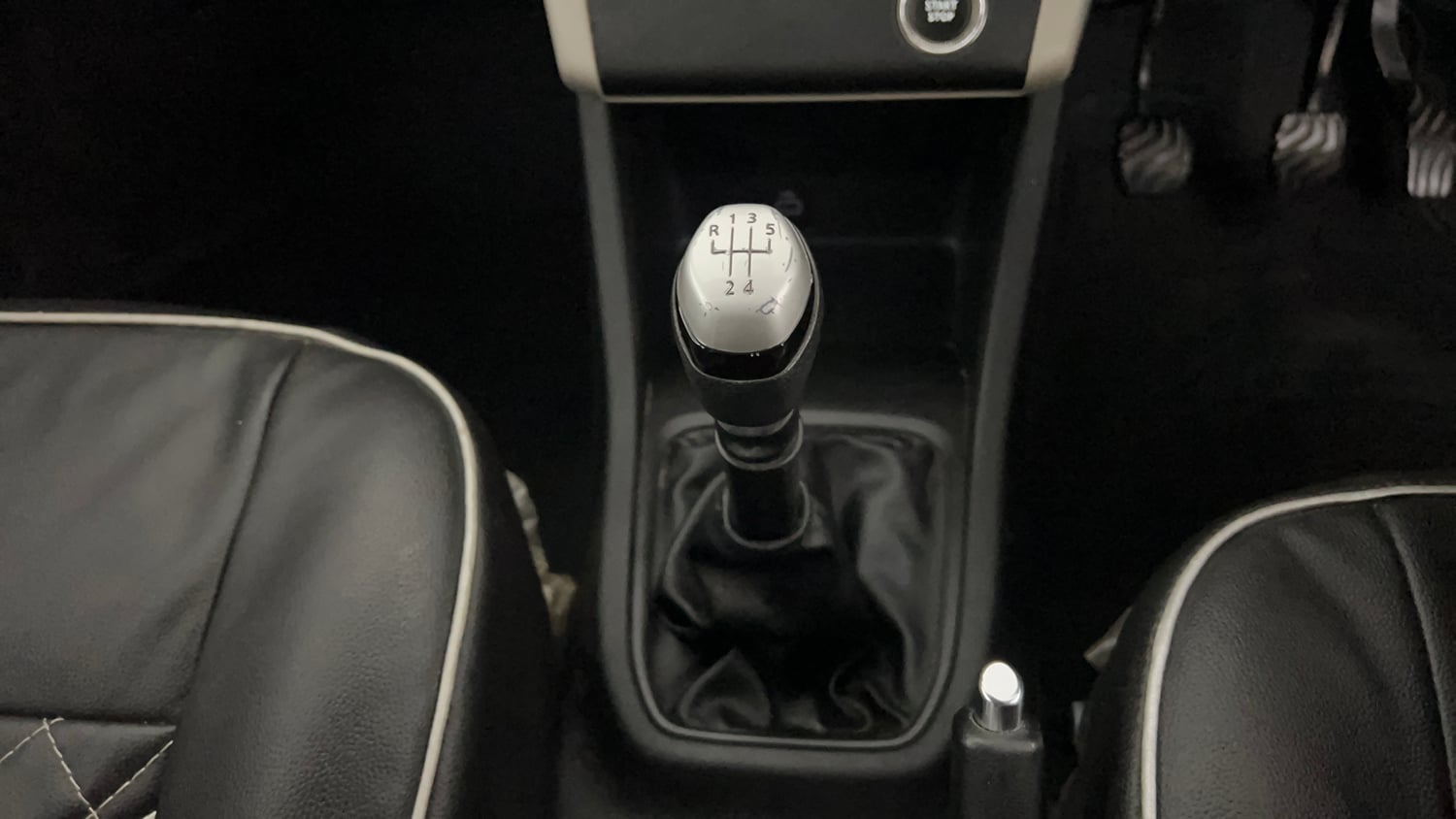 Used 2020 Renault Triber RXZ Petrol Manual interior GEAR  KNOB VIEW
