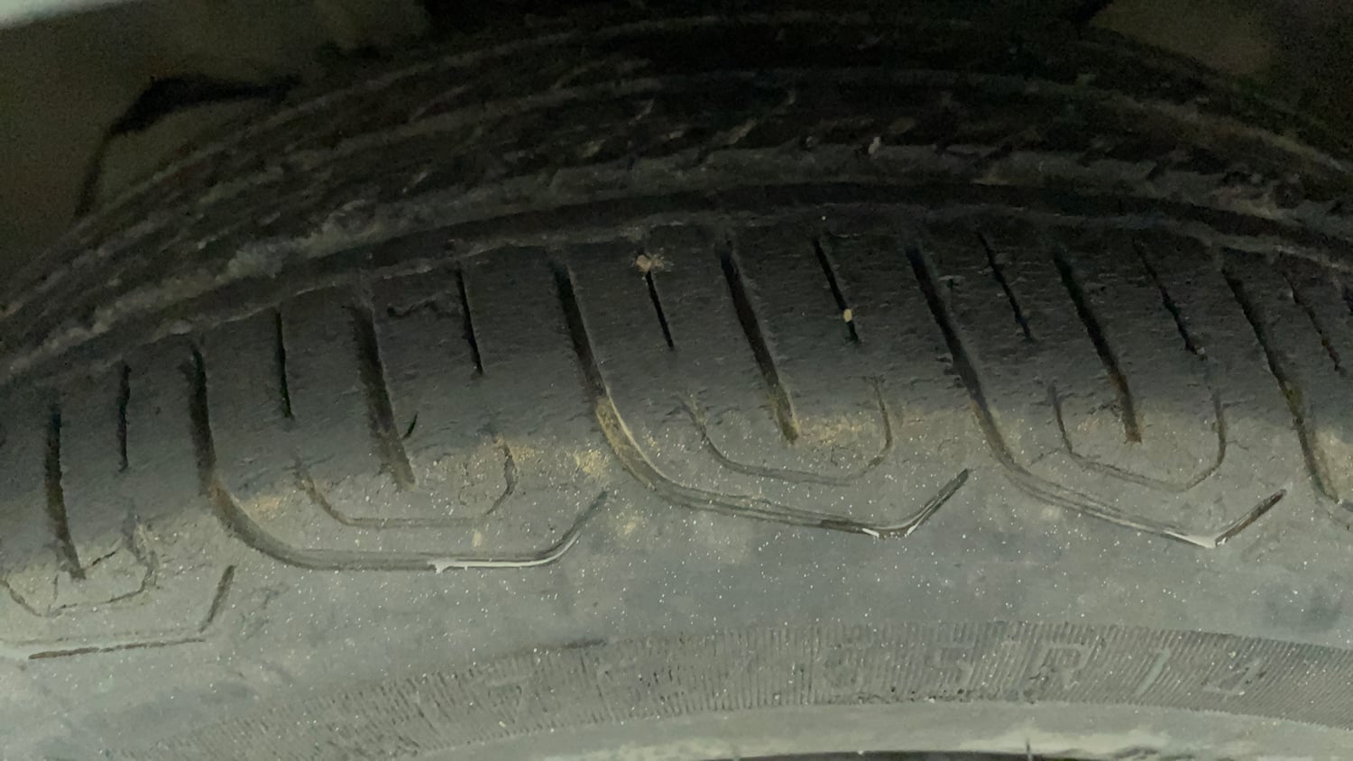 Used 2022 Tata Tiago XT (O) Petrol Manual tyres LEFT FRONT TYRE TREAD VIEW