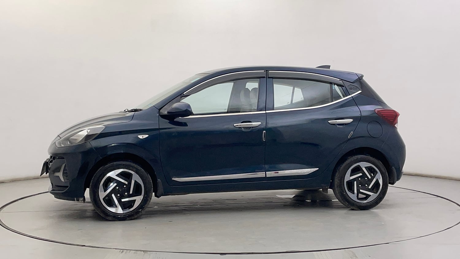 Used 2024 Hyundai Grand i10 Nios Corporate1.2 Kappa Petrol Manual exterior LEFT SIDE VIEW