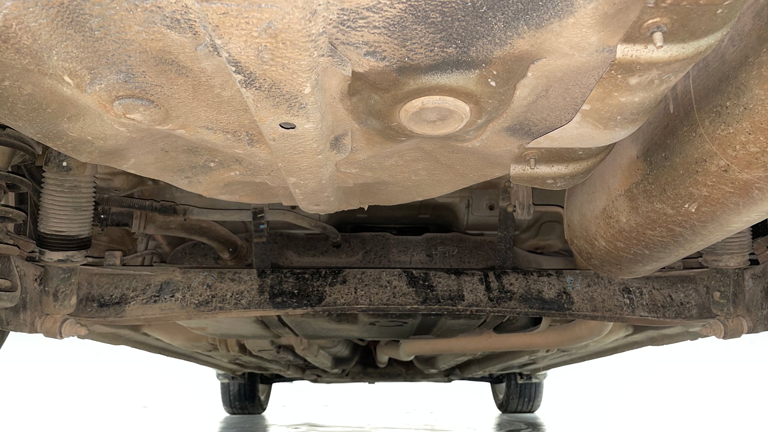 Used 2013 Hyundai Verna Fluidic 1.6 CRDi SX Diesel Manual extra REAR UNDERBODY VIEW (TAKEN FROM REAR)