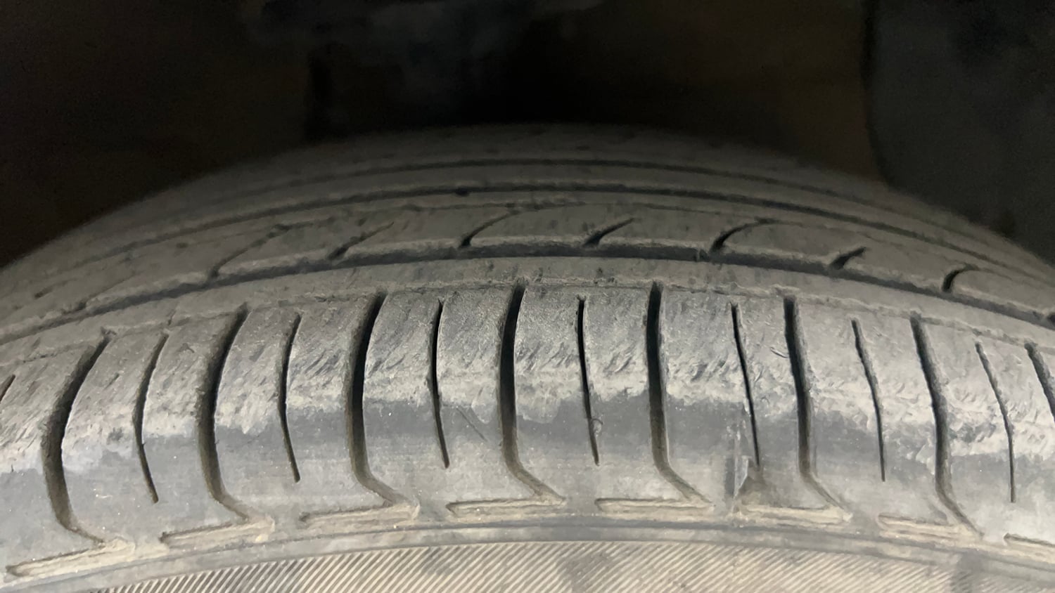 Used 2015 Hyundai Xcent SX 1.2 Petrol Manual tyres RIGHT FRONT TYRE TREAD VIEW