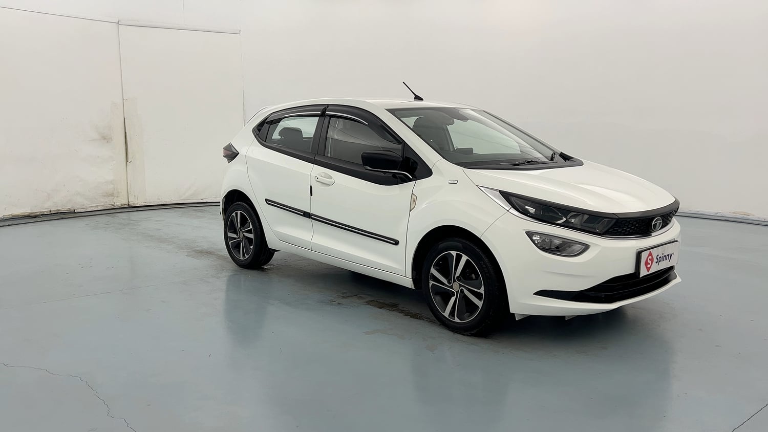 Used 2021 Tata Altroz XZ Petrol Petrol Manual exterior RIGHT FRONT CORNER VIEW
