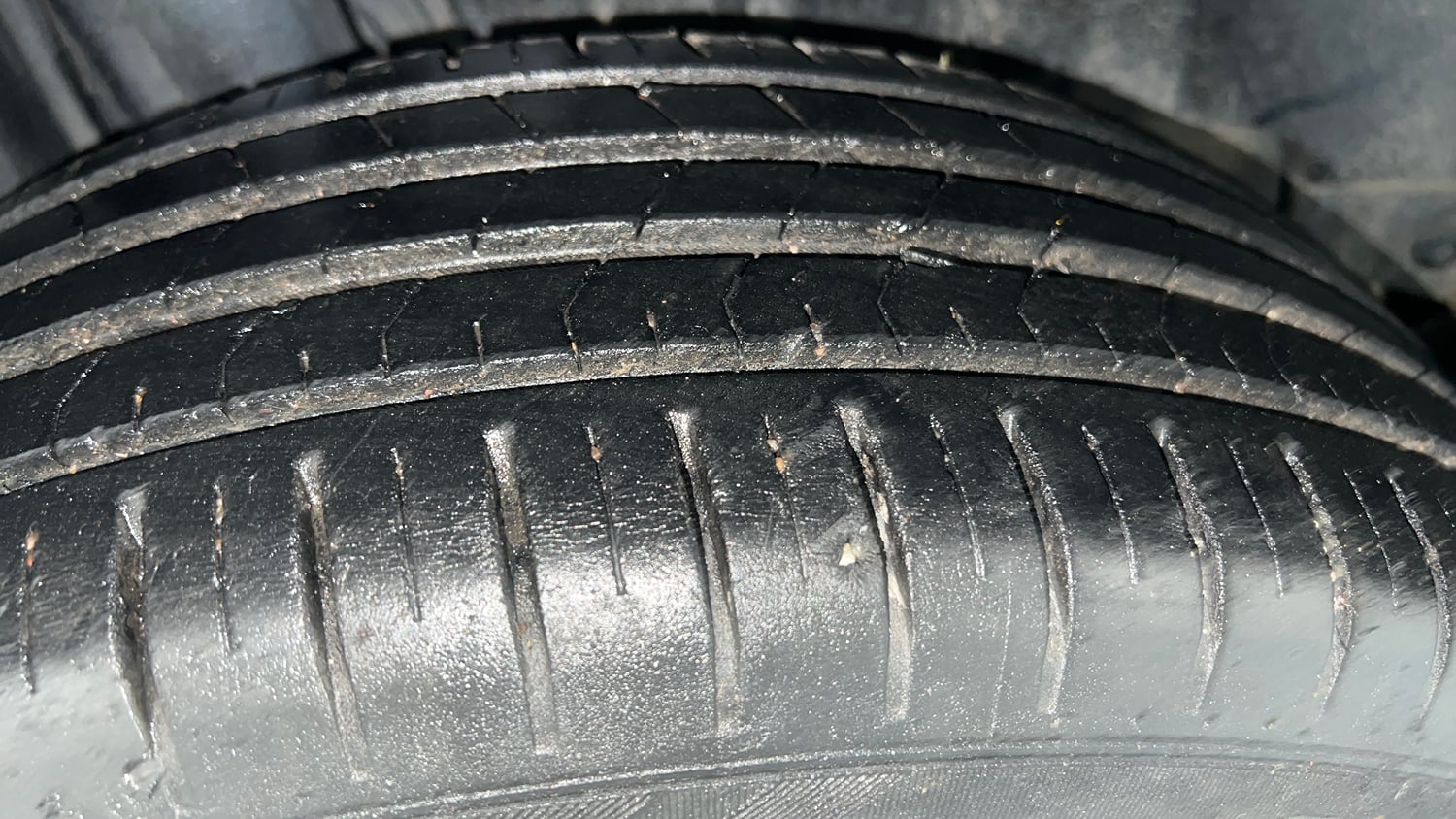 Used 2022 Maruti Suzuki Baleno Zeta AGS Petrol Automatic tyres RIGHT REAR TYRE TREAD VIEW