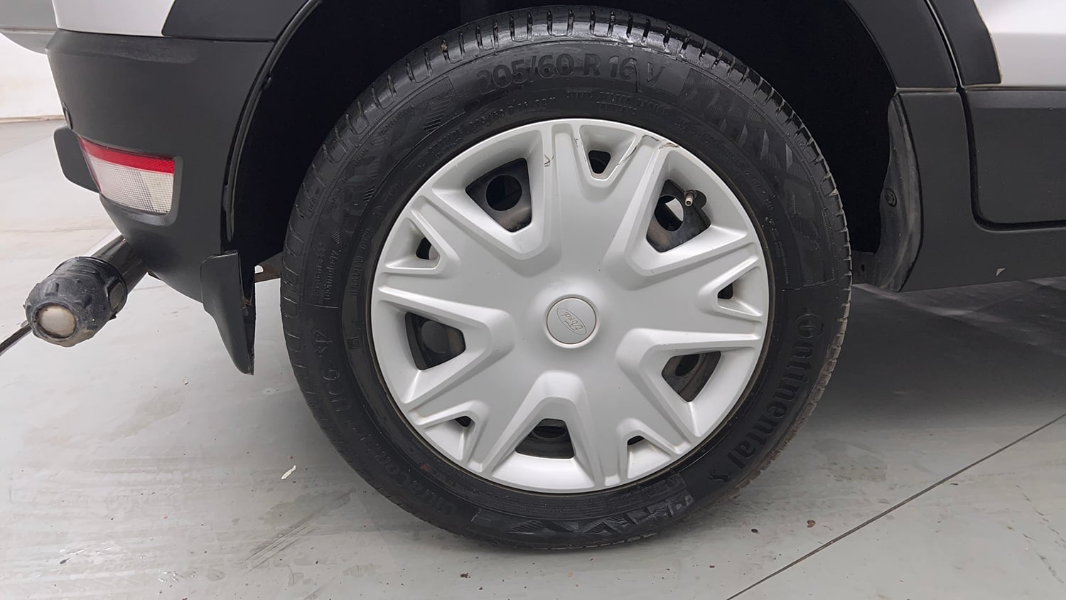 Used 2018 Ford EcoSport Trend + 1.5L TDCi Diesel Manual tyres RIGHT REAR TYRE RIM VIEW