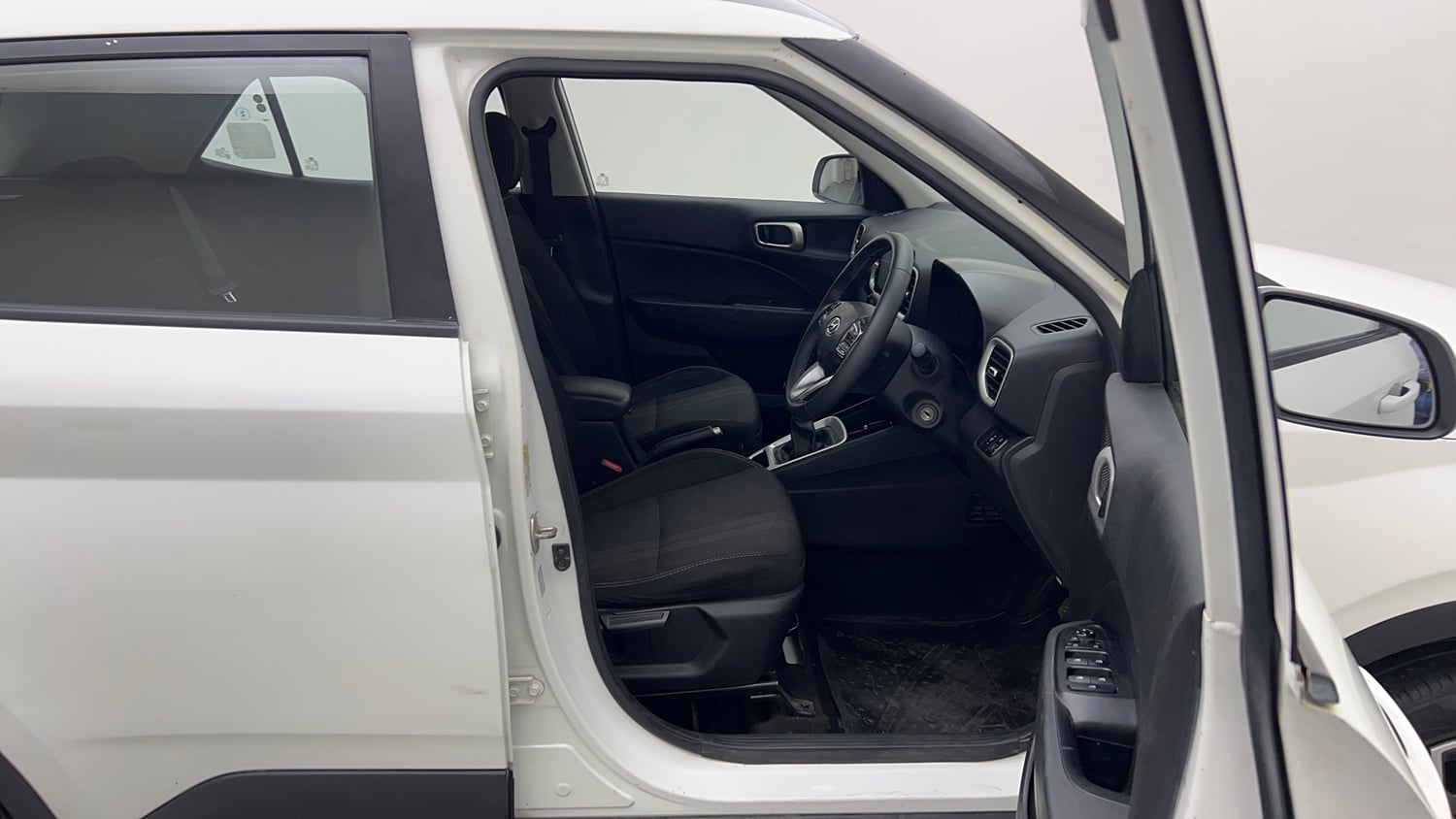 Used 2022 Hyundai Venue SX 1.0 Turbo iMT Petrol Manual interior RIGHT SIDE FRONT DOOR CABIN VIEW