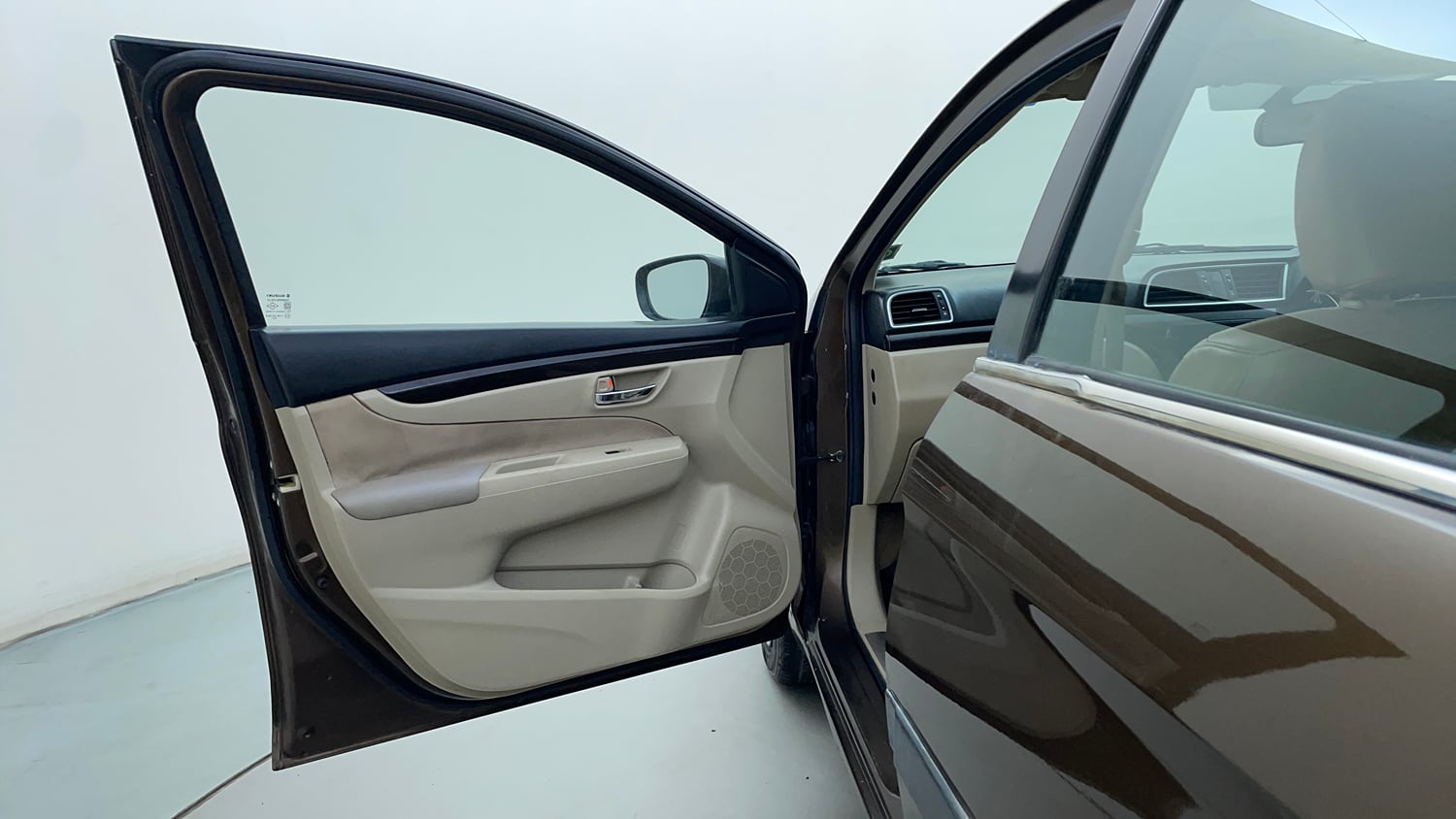 Used 2017 Maruti Suzuki Ciaz VXi Petrol Manual interior LEFT FRONT DOOR OPEN VIEW