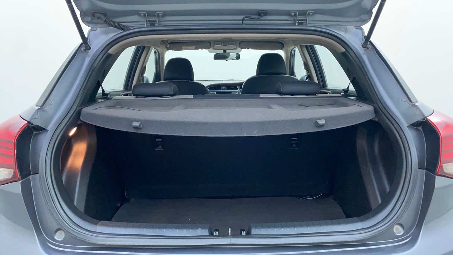 Used 2019 Hyundai Elite i20 Asta 1.2 (O) Petrol Manual interior DICKY INSIDE VIEW