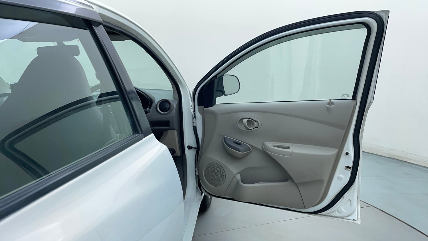 Used 2016 Datsun GO T Petrol Manual interior RIGHT FRONT DOOR OPEN VIEW