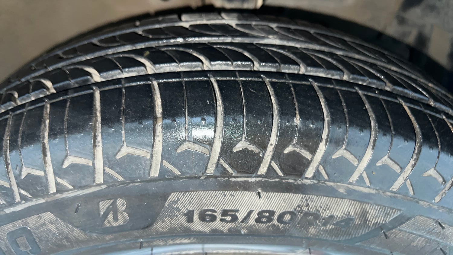 Used 2015 Maruti Suzuki Swift VXi Petrol Manual tyres RIGHT FRONT TYRE TREAD VIEW