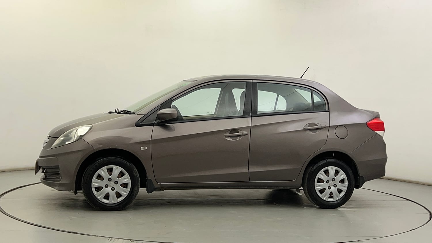 Used 2013 Honda Amaze 1.2 S i-VTEC Petrol Manual exterior LEFT SIDE VIEW