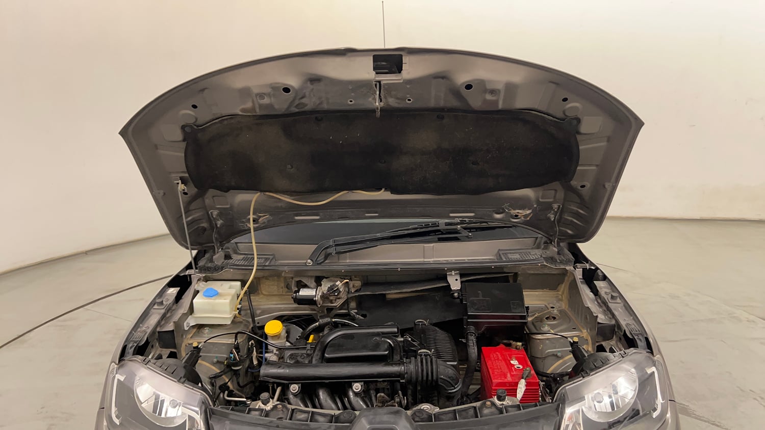 Used 2016 Renault Kwid RXT Petrol Manual engine ENGINE & BONNET OPEN FRONT VIEW