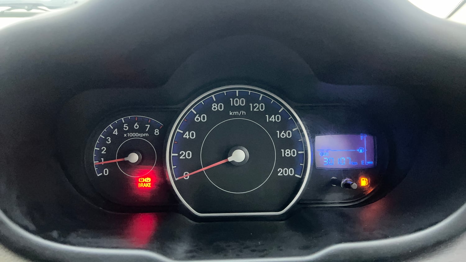 Used 2014 Hyundai i10 Sportz 1.1 iRDE2 Petrol Manual interior CLUSTERMETER VIEW
