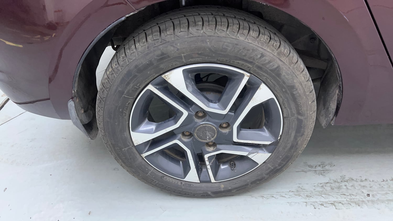 Used 2021 Tata Tigor XZ Plus Petrol Manual tyres RIGHT REAR TYRE RIM VIEW