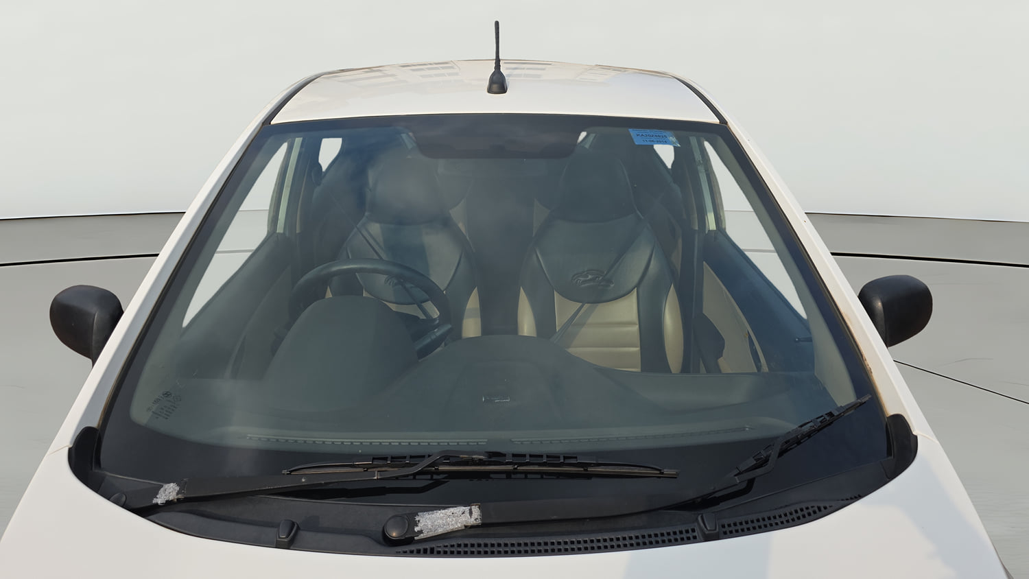 Used 2014 Hyundai Eon Era + Petrol Manual exterior FRONT WINDSHIELD VIEW
