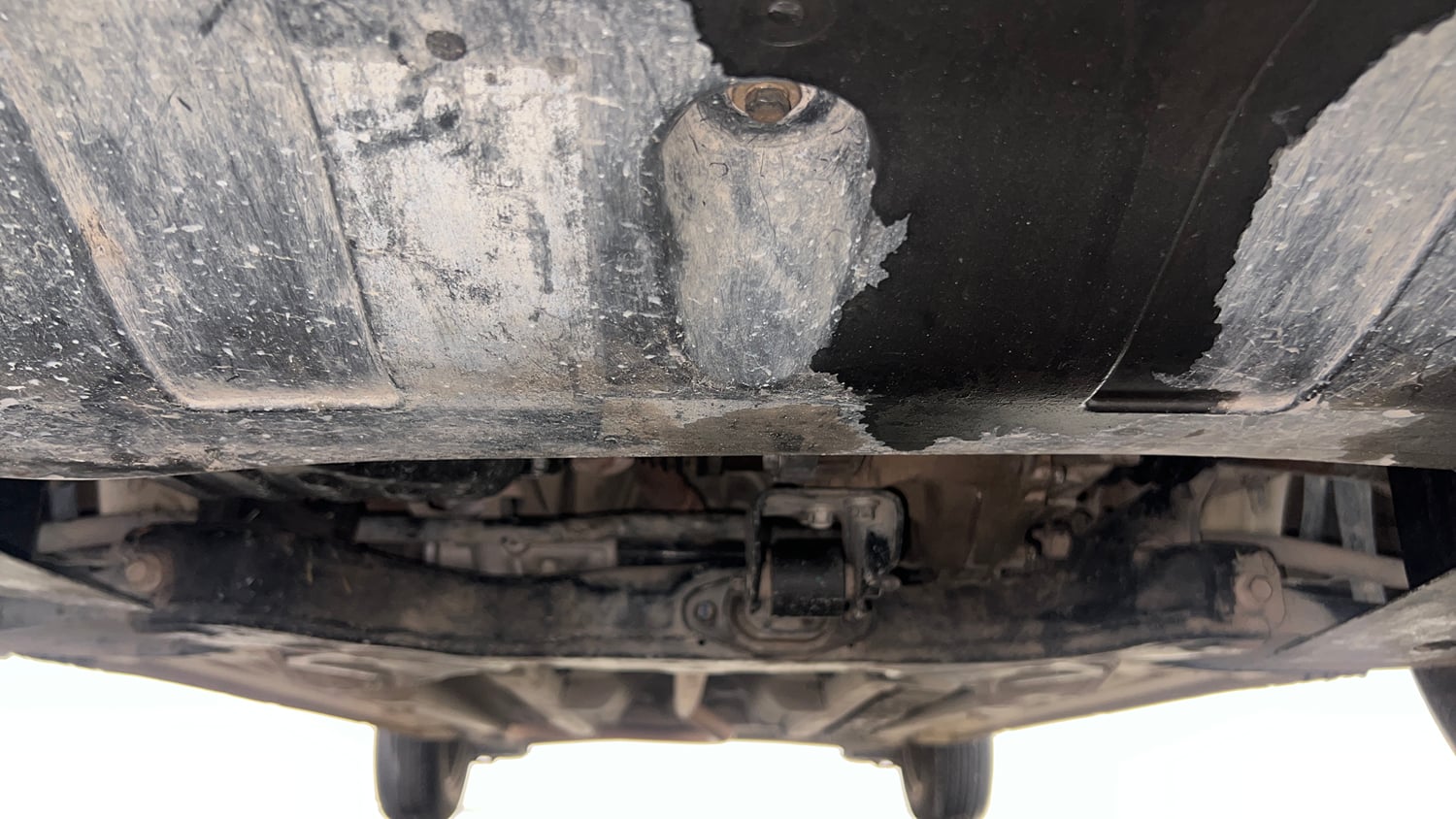 Used 2017 Hyundai Elite i20 Sportz 1.2 Petrol Manual extra FRONT LEFT UNDERBODY VIEW
