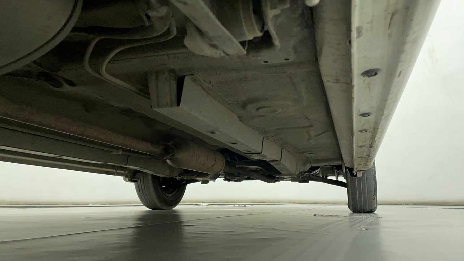 Used 2012 Maruti Suzuki Wagon R LXi Petrol Manual extra REAR RIGHT UNDERBODY VIEW