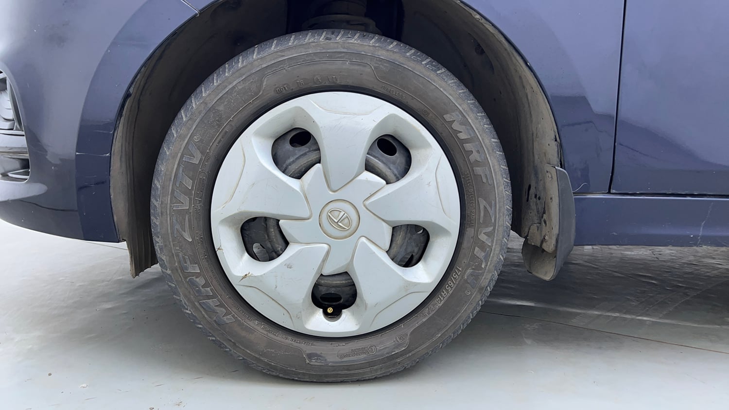 Used 2021 Tata Tigor XMA Petrol Automatic tyres LEFT FRONT TYRE RIM VIEW