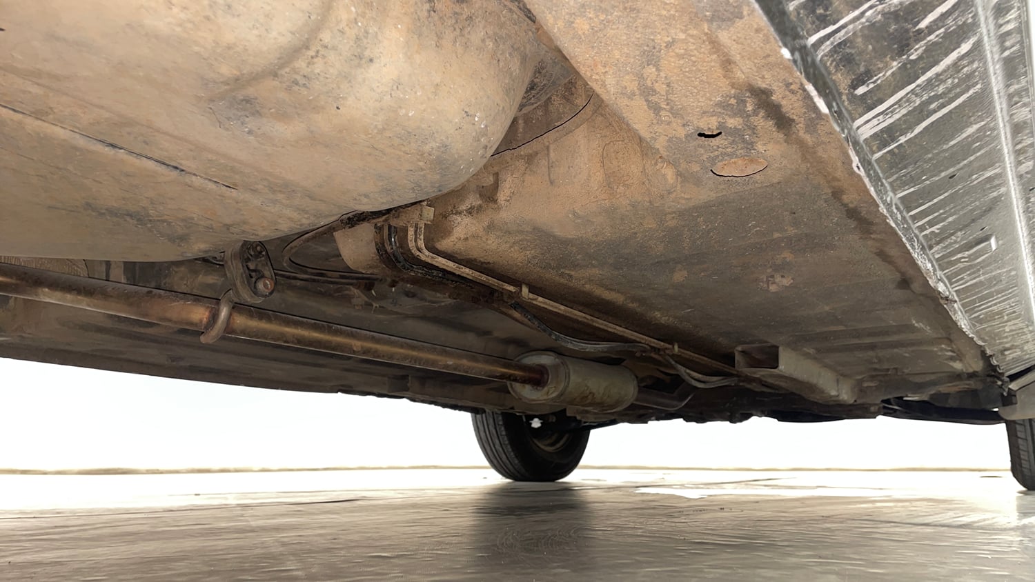 Used 2016 Renault Kwid RXT Petrol Manual extra REAR RIGHT UNDERBODY VIEW