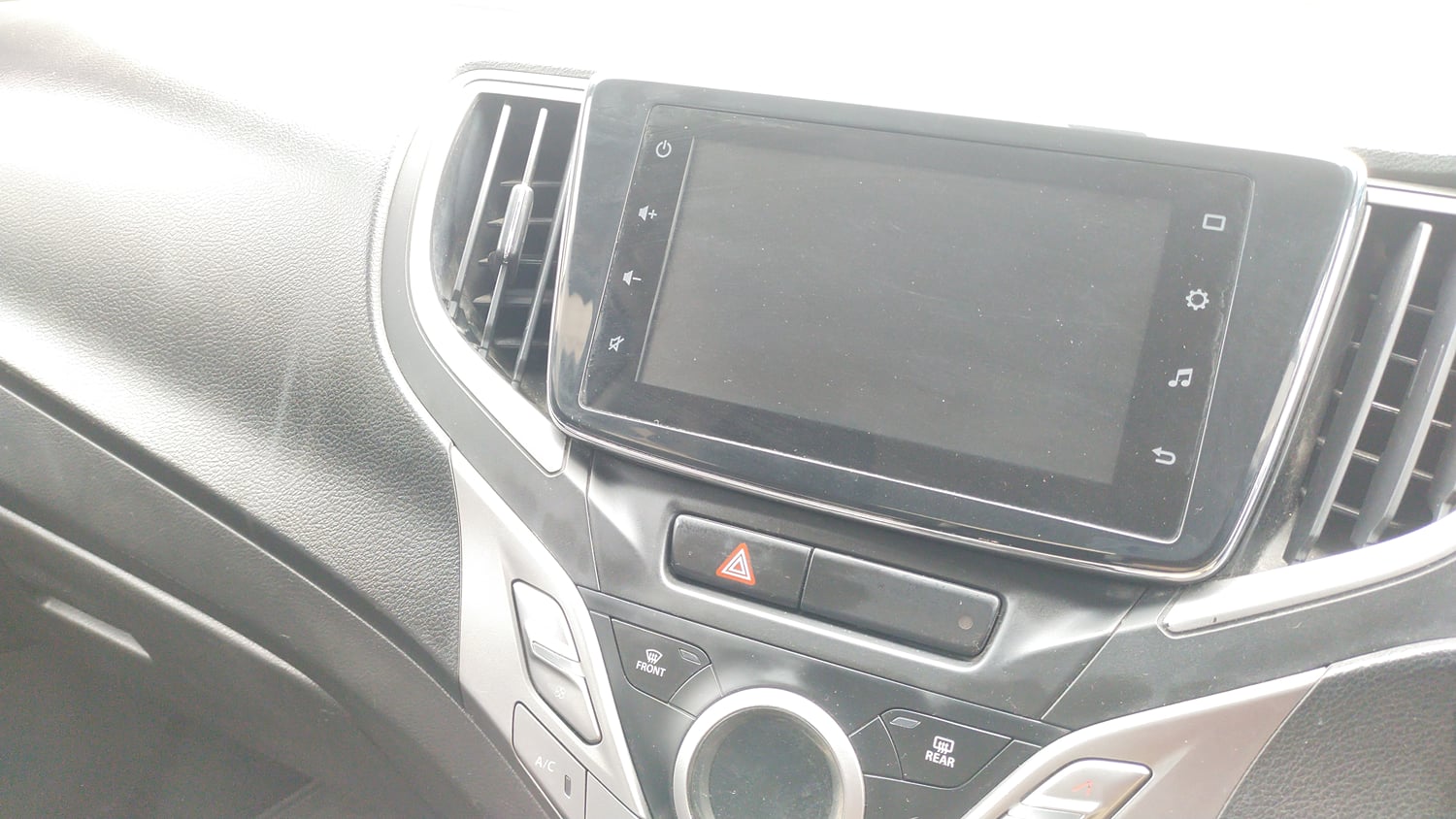 Used 2021 Maruti Suzuki Baleno Zeta Petrol Manual top_features Integrated (in-dash) music system