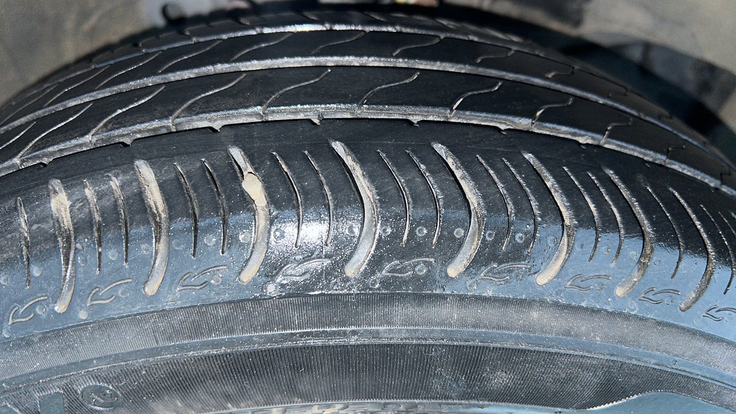 Used 2024 honda Amaze 2nd Generation VX 1.2 Petrol MT Petrol Manual tyres RIGHT FRONT TYRE TREAD VIEW