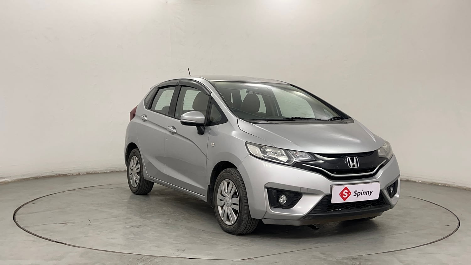 Used 2015 Honda Jazz SV Petrol Petrol Manual exterior RIGHT FRONT CORNER VIEW