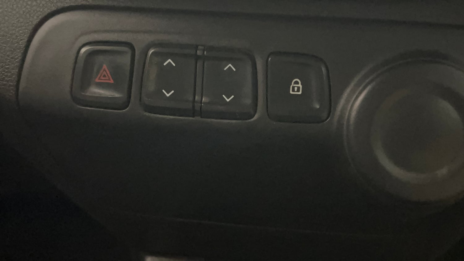 Used 2017 Renault Kwid RXT (O) 1.0 SCE Edition Petrol Manual top_features Power windows