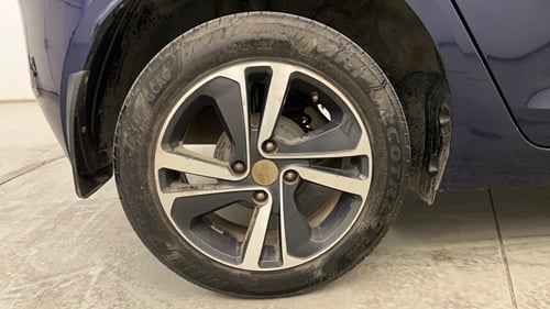 Used 2023 Tata Altroz XZ Petrol Petrol Manual tyres RIGHT REAR TYRE RIM VIEW