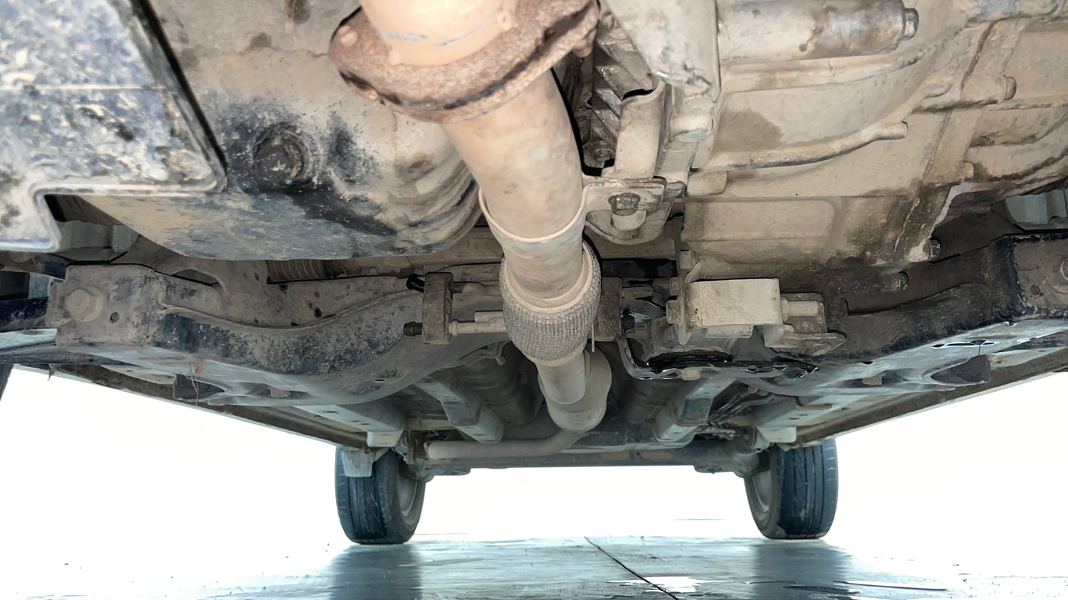 Used 2021 Tata Nexon XZ Plus Petrol Manual extra FRONT LEFT UNDERBODY VIEW