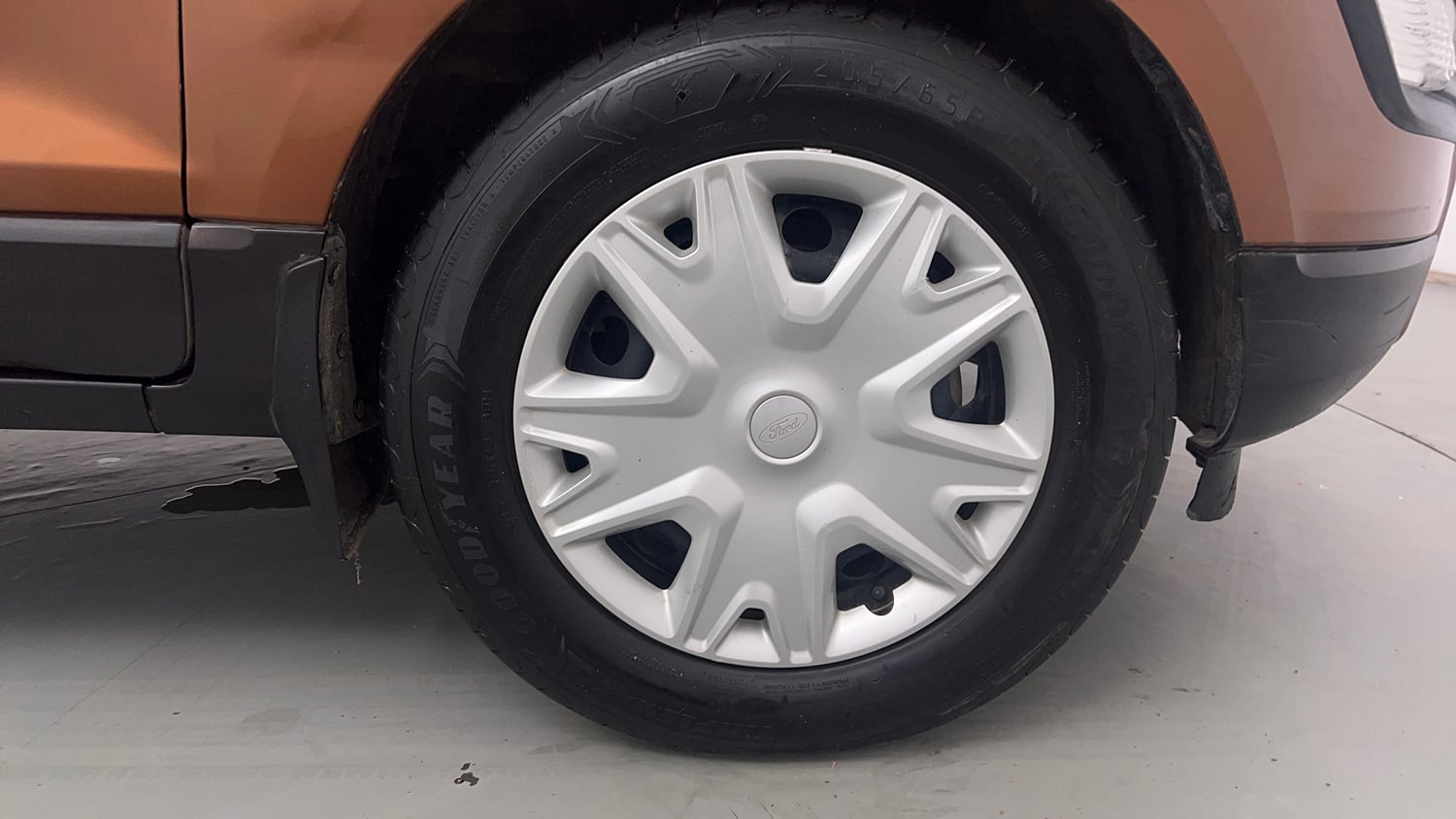 Used 2018 Ford EcoSport Trend + 1.5L TDCi Diesel Manual tyres RIGHT FRONT TYRE RIM VIEW