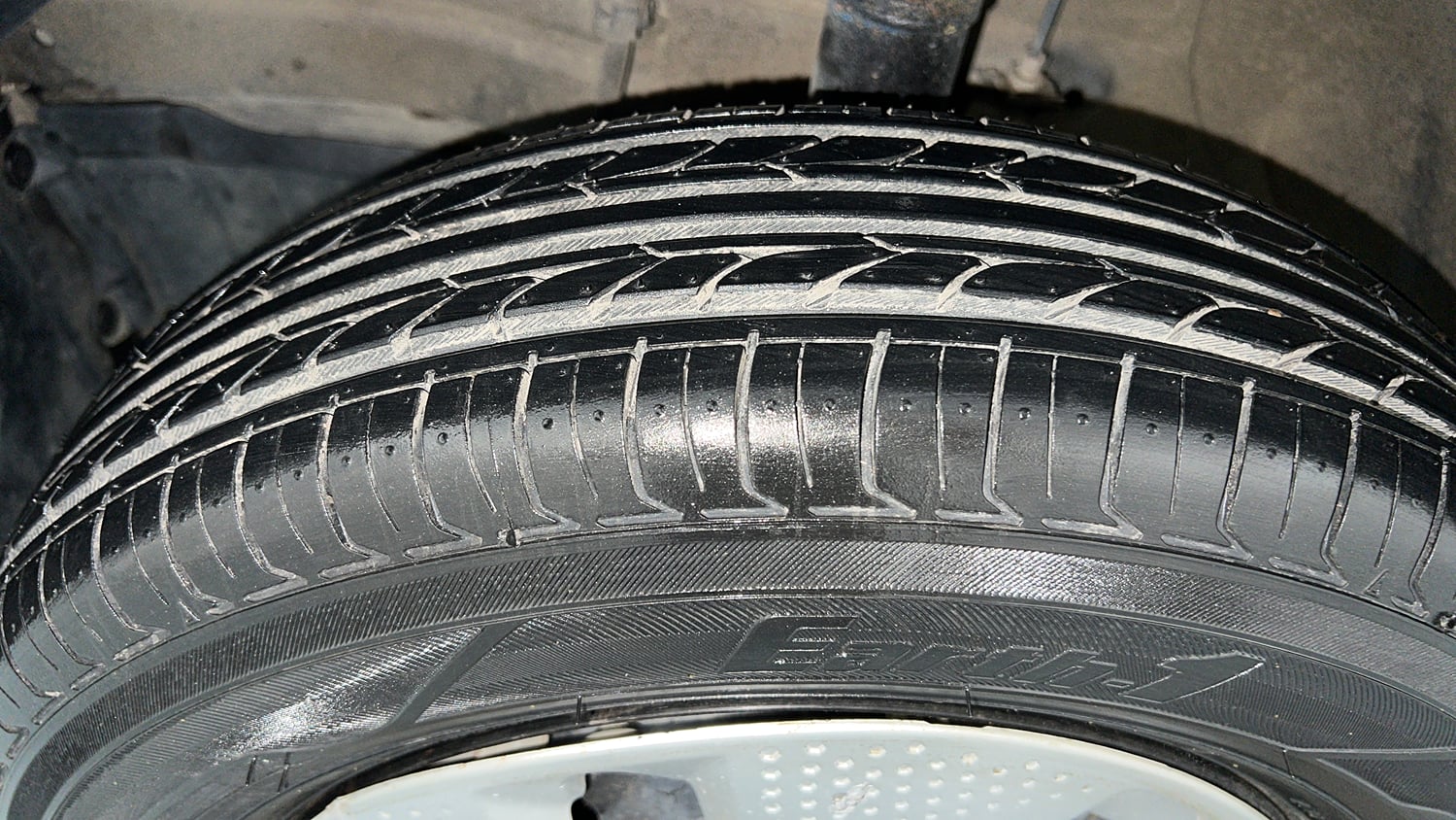 Used 2023 Maruti Suzuki Alto K10 VXi Plus Petrol Manual tyres LEFT FRONT TYRE TREAD VIEW