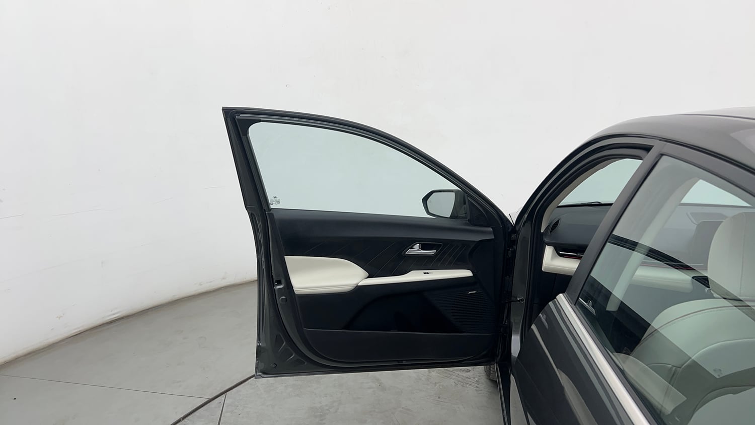Used 2024 Hyundai Verna SX (O) 1.5 Petrol IVT Petrol Automatic interior LEFT FRONT DOOR OPEN VIEW