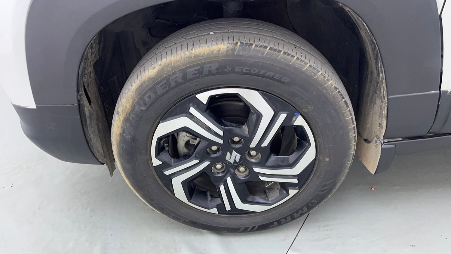 Used 2023 Maruti Suzuki Brezza ZXi Plus Petrol Manual tyres LEFT FRONT TYRE RIM VIEW
