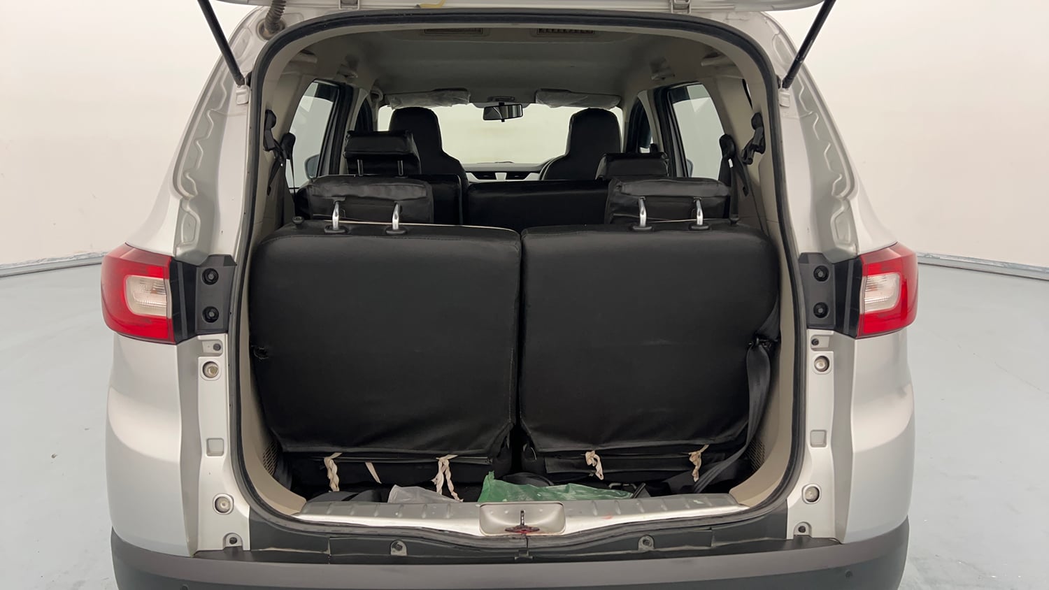 Used 2020 Renault Triber RXZ Petrol Manual interior DICKY INSIDE VIEW