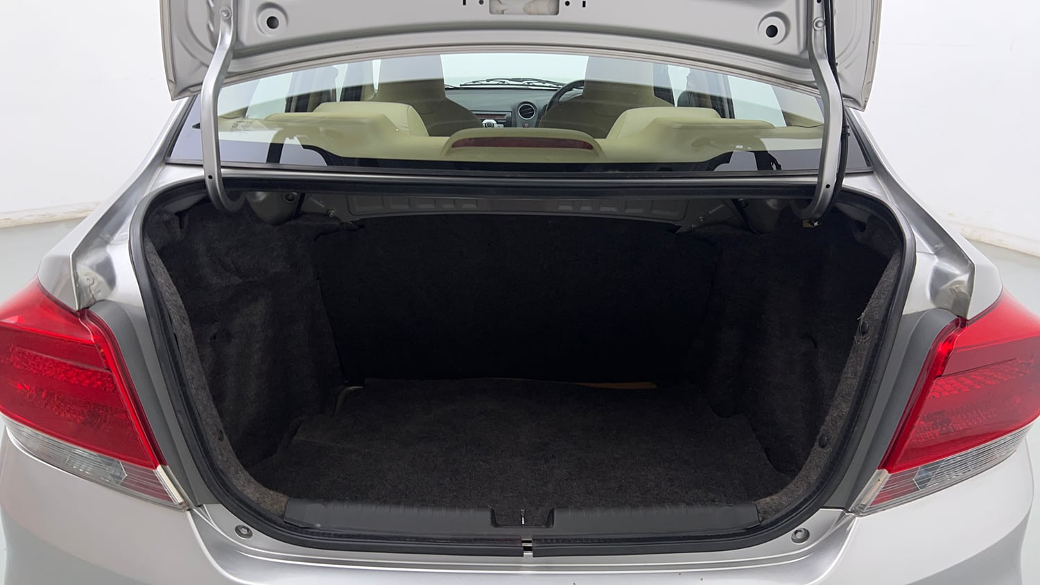 Used 2015 Honda Amaze 1.2 S i-VTEC Petrol Manual interior DICKY INSIDE VIEW