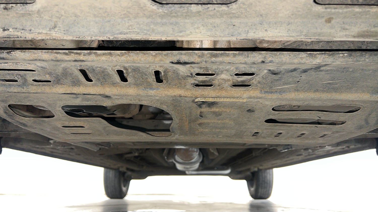 Used 2023 Renault Kiger RXZ Turbo CVT Petrol Automatic extra FRONT LEFT UNDERBODY VIEW
