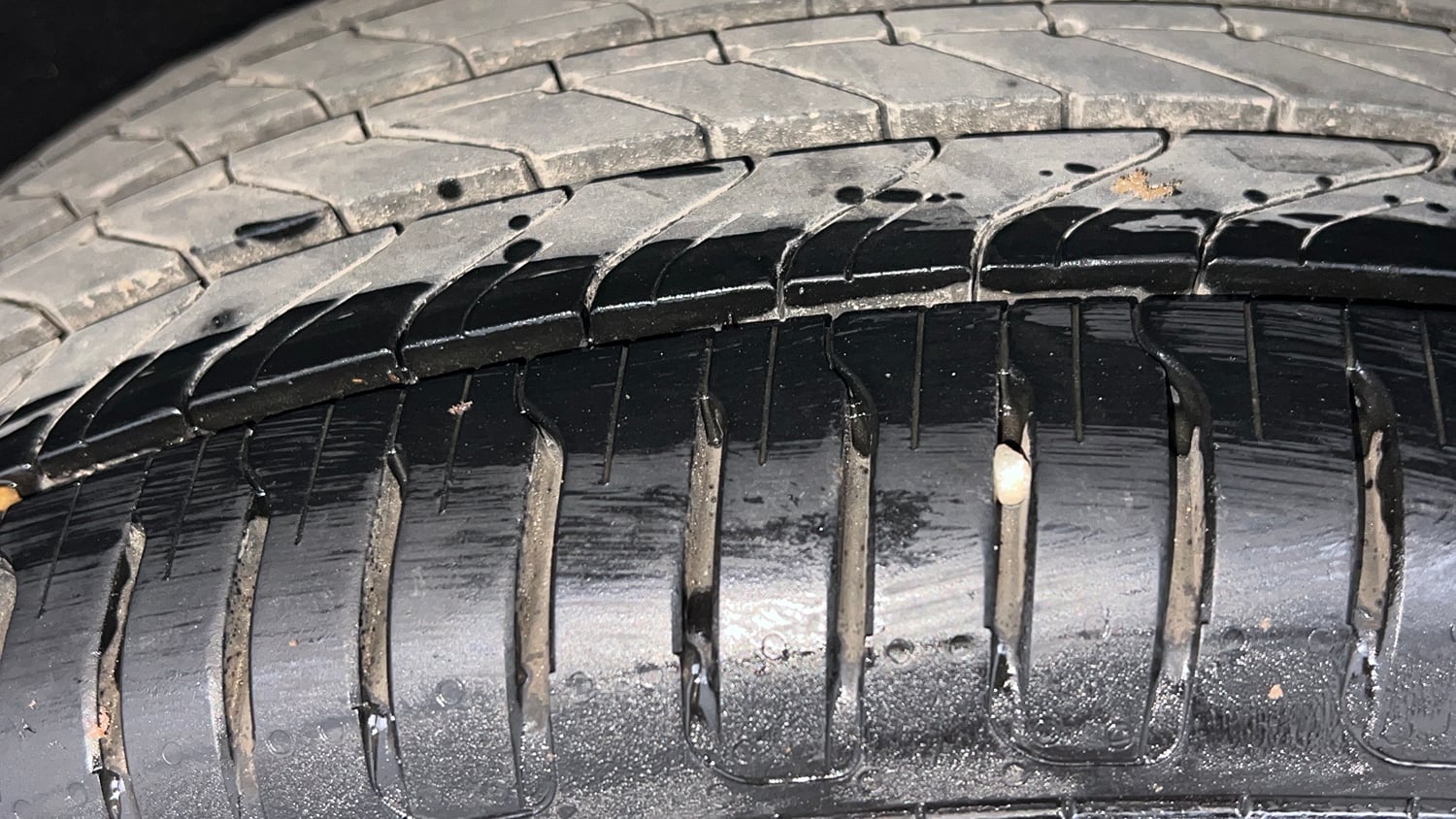 Used 2018 Ford EcoSport Trend + 1.5L TDCi Diesel Manual tyres LEFT REAR TYRE TREAD VIEW